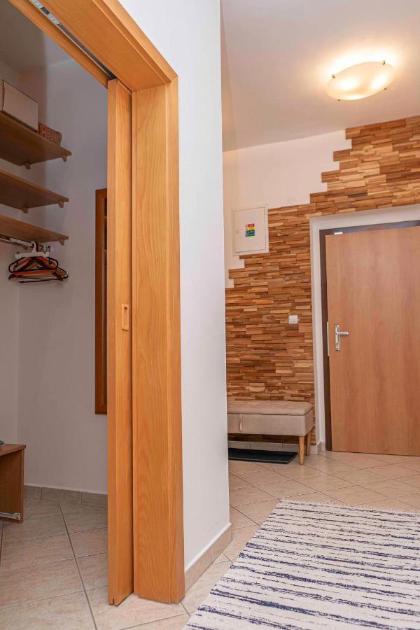Castle View Apartment With Free Parking Bratislava Extérieur photo