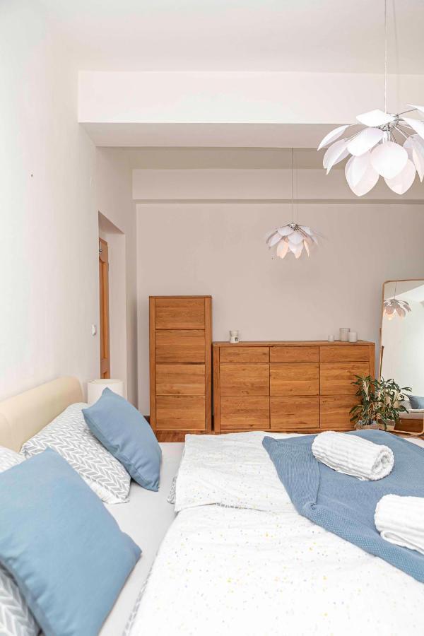Castle View Apartment With Free Parking Bratislava Extérieur photo