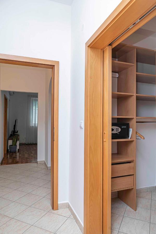 Castle View Apartment With Free Parking Bratislava Extérieur photo